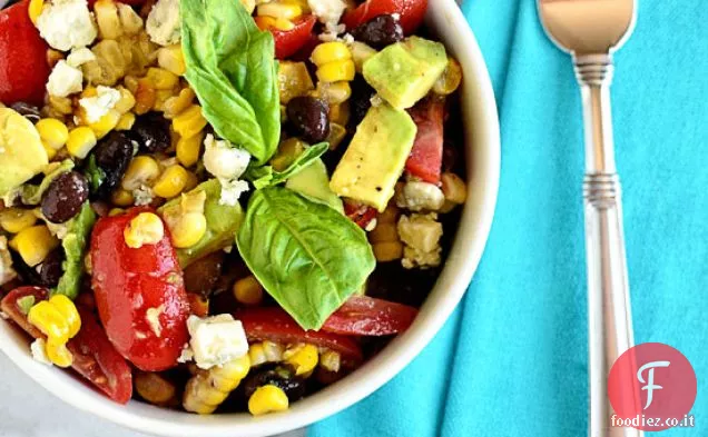Insalata di fagioli neri e mais arrosto
