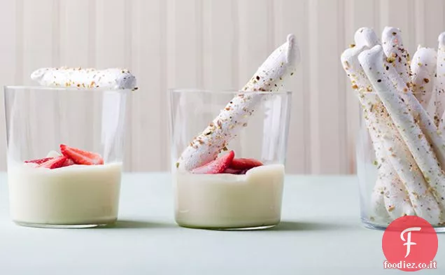 Budino al limone con fragole e sigari di Meringa
