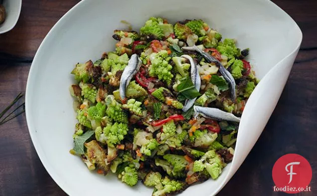 Romanesco Carbonizzato con Acciughe e Menta