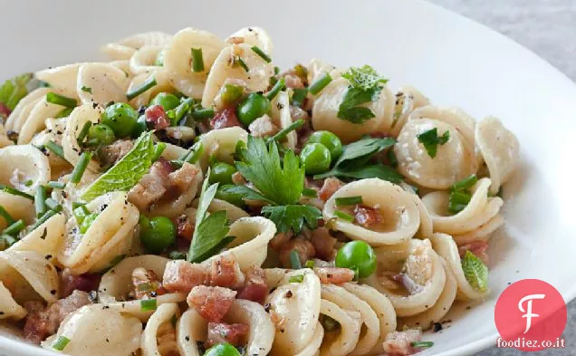 Orecchiette con Pancetta, Piselli ed Erbe Fresche