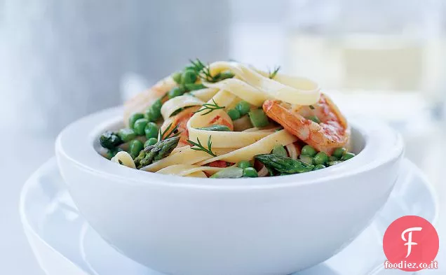 Fettuccine con Gamberi, Asparagi e Piselli