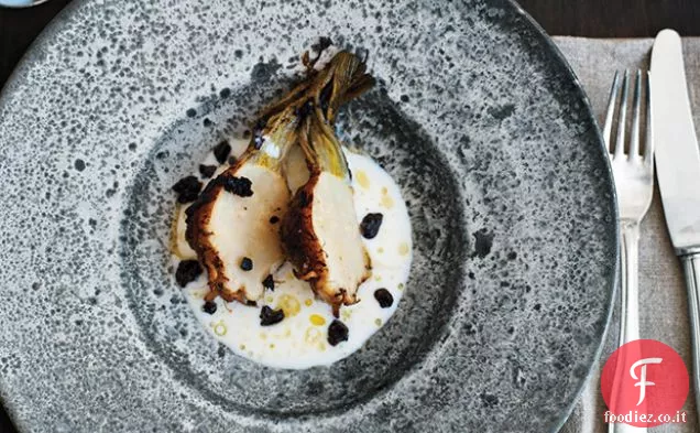 Radice di sedano arrosto con olive e latticello