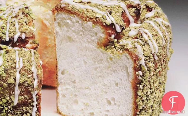 Torta al Lime Angel Food con glassa di lime e pistacchi