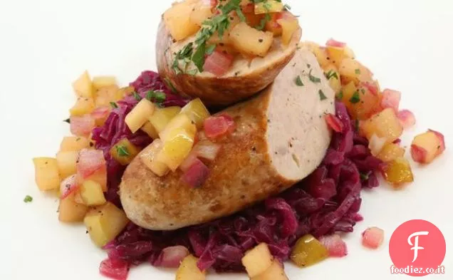 Salsiccia di maiale con cavolo viola brasato e chutney di mele