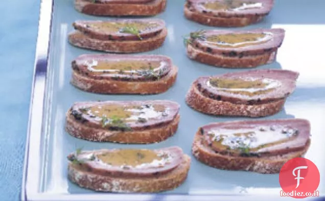 Crostini di maiale all'aneto con salsa di Senape dolce