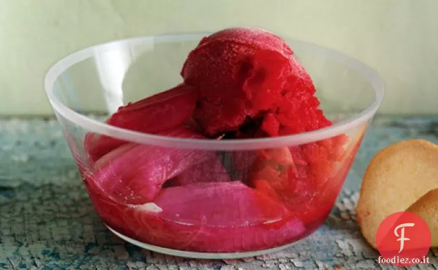 Rabarbaro arrosto con Acqua di Rose e sorbetto alla fragola