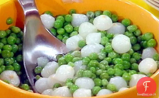 Barbabietole e piselli imburrati con cipolle: due lati preferiti del Regno Unito in meno di 10 minuti