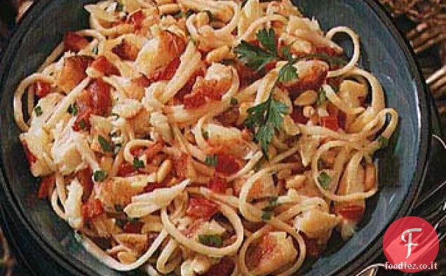 Linguine agliate con Granchio, Peperone rosso e Pinoli