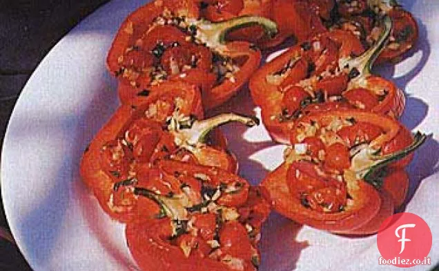 Peperoni Arrostiti Ripieni di Pomodorini, Cipolla e Basilico