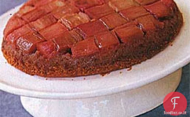 Torta capovolta all'anice di rabarbaro