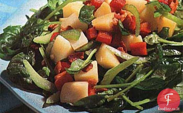 Insalata di patate, spinaci e peperone rosso con vinaigrette di pancetta calda