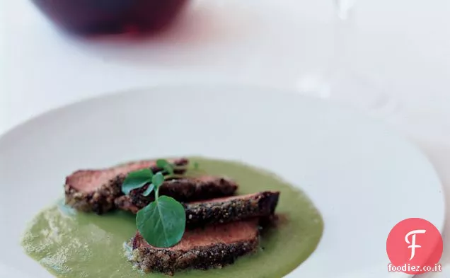 Agnello marinato nel tè al gelsomino con salsa di piselli dolci