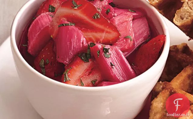 Composta di rabarbaro e fragola con menta fresca