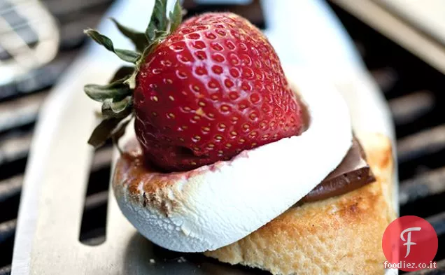 Spiedini di fragole e Marshmallow S'mores