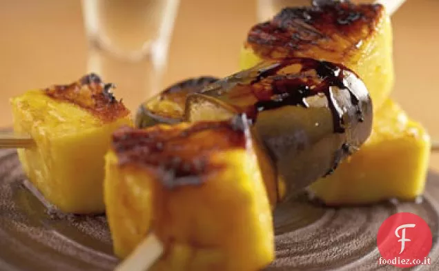 Ananas alla griglia e banane con glassa di limonata