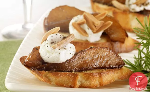 Crostini di Pere e Caprini glassati al Balsamico