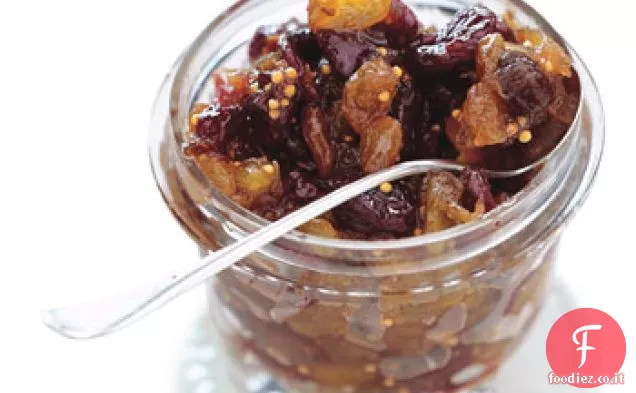 Rabarbaro, ciliegia e chutney dorato dell'uva passa