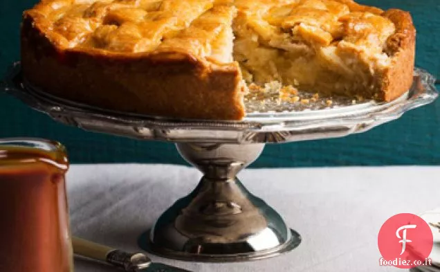 Crostata di Mele con Salsa Speziata al Caramello