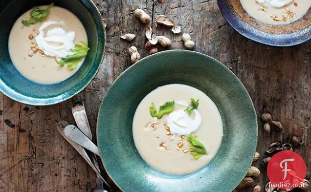 Zuppa di arachidi arrosto con miele Panna montata