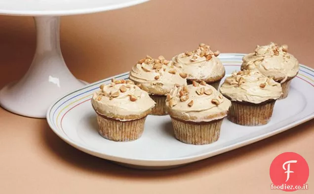 Cupcakes alla banana con glassa al burro di arachidi