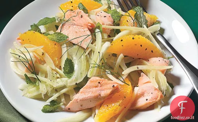 Insalata di salmone con finocchio, arancia e menta