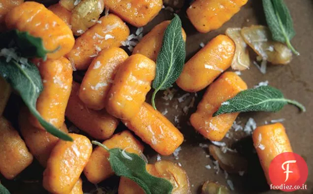 Gnocchi di Patate Dolci con Salvia Fritta e Castagne Rasate