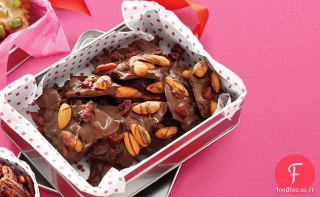 Corteccia di cioccolato di mandorla e ciliegia