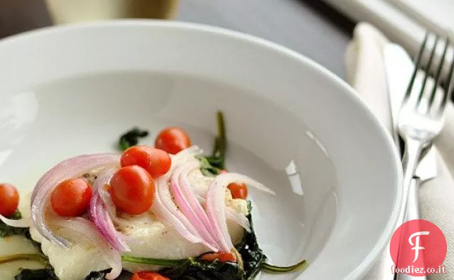 Halibut, spinaci e pomodori in pacchetti di alluminio