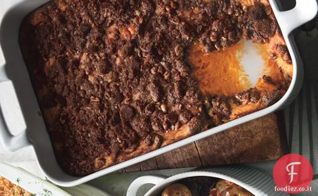 Budino di patate dolci con Pecan e Gingersnap Topping