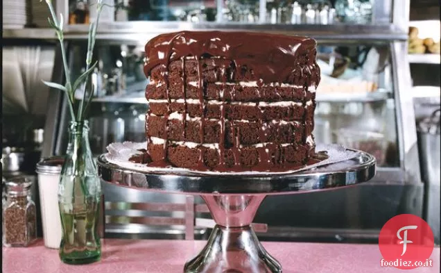 Torta al cioccolato Mile-High con crema di burro alla vaniglia