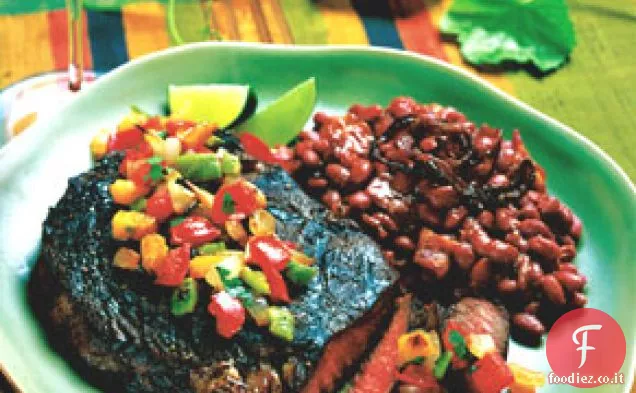 Bistecche piccanti alla brace con salsa di verdure affumicate