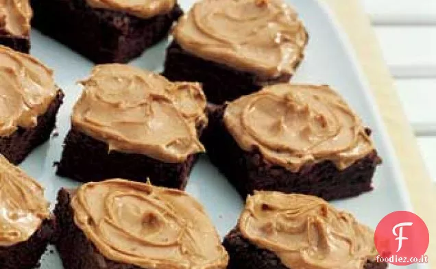 Brownies al cioccolato con glassa al burro di arachidi