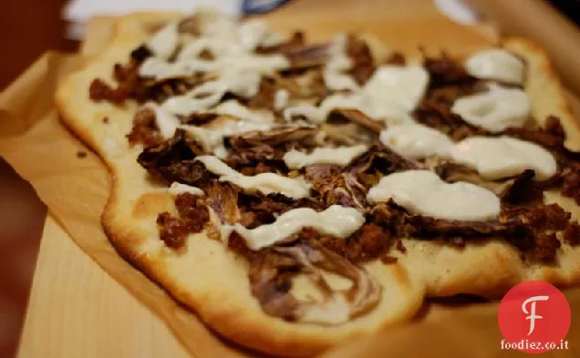 Pizza con Salsiccia, Radicchio e Mozzarella