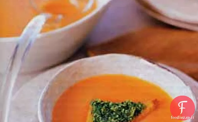 Zuppa di zucca arrosto piccante con pesto di semi di zucca