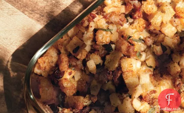 Ripieno di pasta madre con salsiccia, mele e uvetta dorata