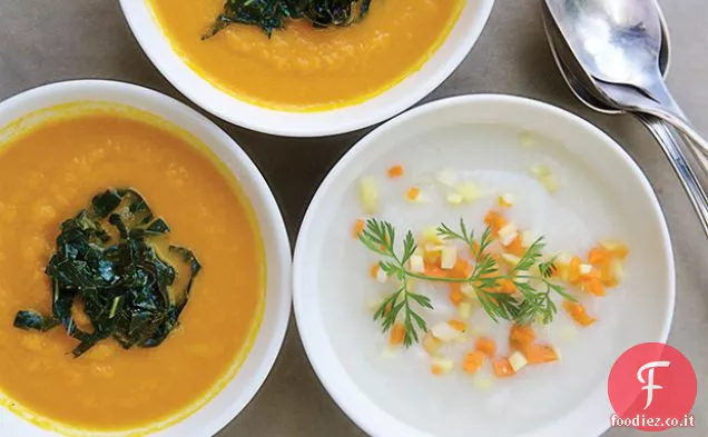 Zuppa di carote avorio con un bel dado di carote arancioni