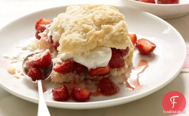 Dolcecuore alla fragola con biscotti al latticello