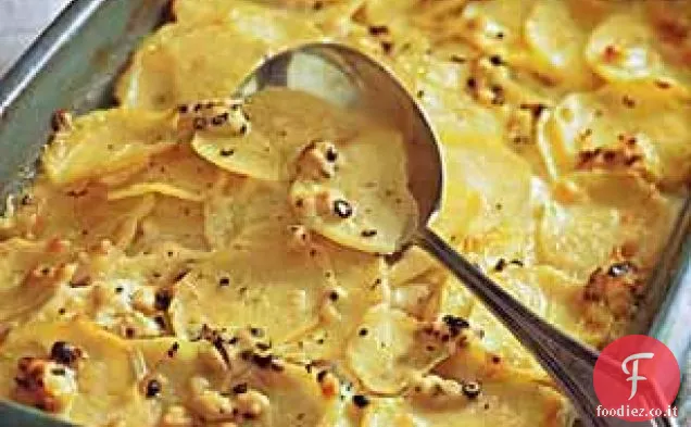 Gratin di patate con formaggio di capra e aglio