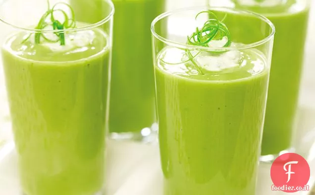 Zuppa di avocado refrigerata con crema di Poblano arrosto