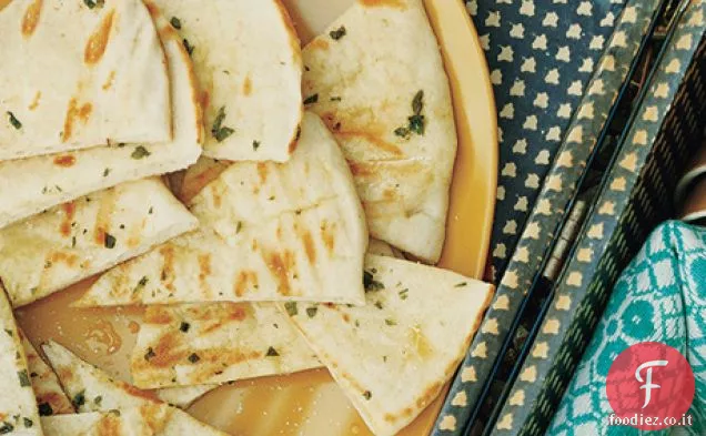Pane Pita alla griglia all'aglio e origano