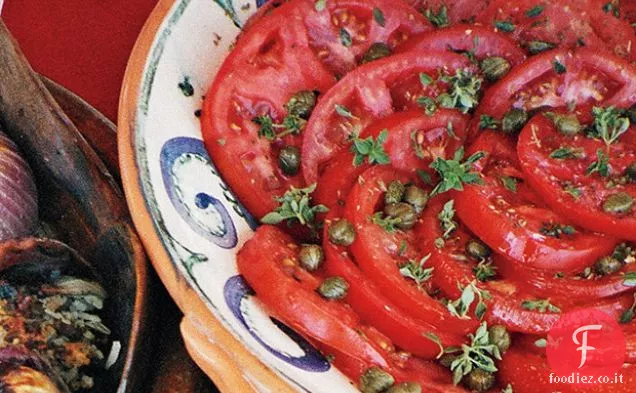 Insalata di pomodori con scalogno Vinaigrette, Capperi e Basilico