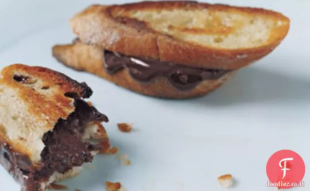 Pane al cioccolato fritto agrodolce