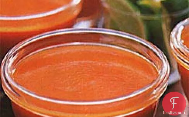 Zuppa di peperoni rossi arrostiti refrigerati