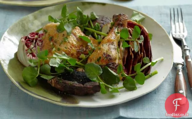 Pollo alla griglia con aglio, Portobello e insalata di radicchio