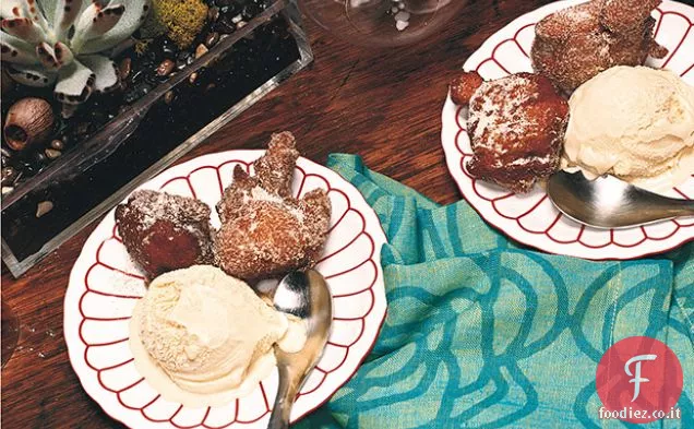 Frittelle di mele con gelato Bourbon