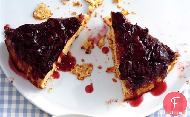 Torta capovolta alla ciliegia e farina di mais
