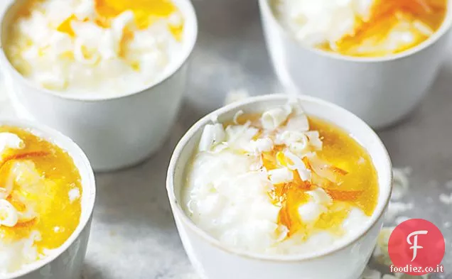 Budino di riso al cioccolato bianco e Cardamomo con marmellata e Salsa Cointreau