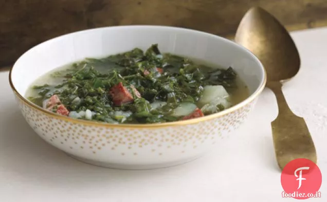 Zuppa di cavolo portoghese e patate