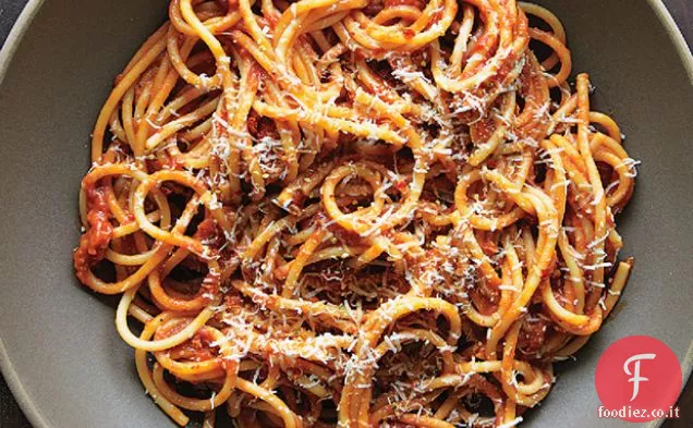 Bucatini con Salsa di Pomodoro al Burro