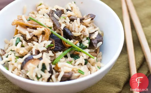 Funghi misti e spinaci in riso integrale